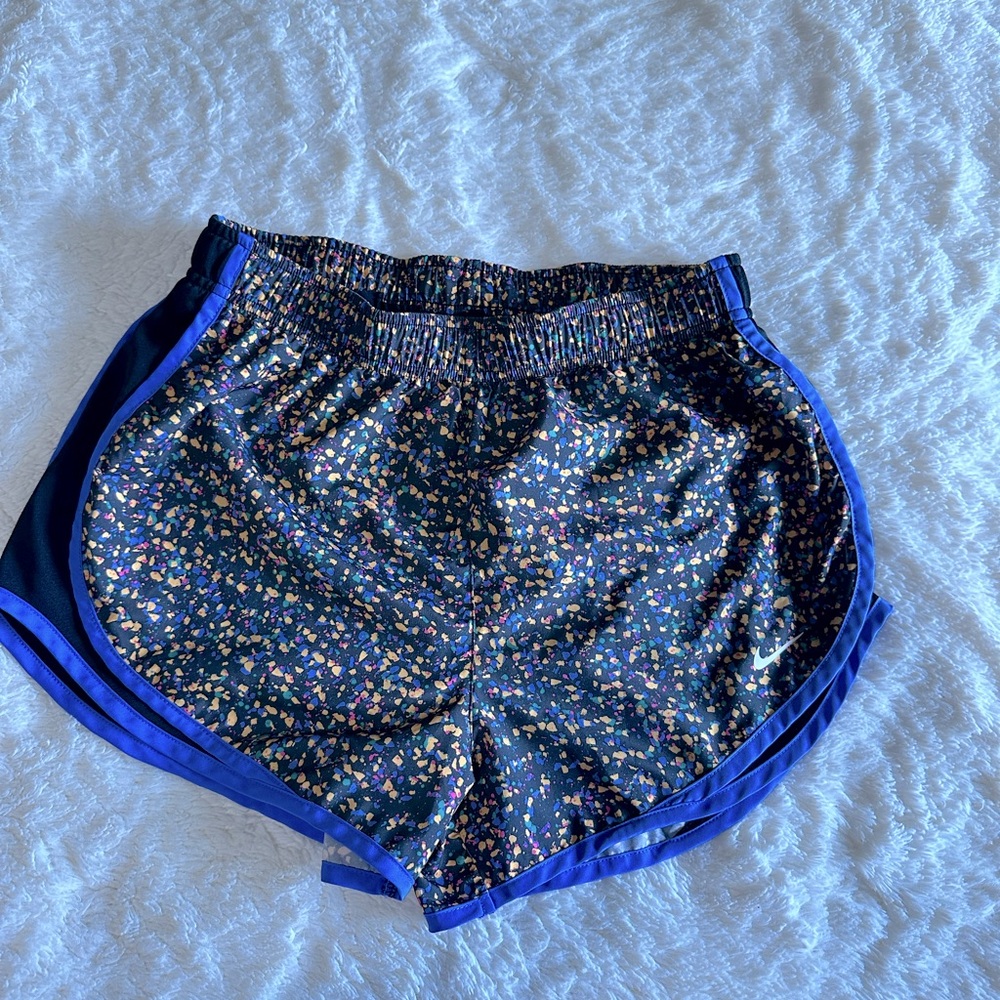 Women’s Medium Nike shorts